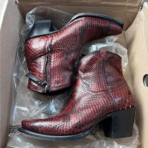 Tecovas Daisy Burgundy Python Snakeskin Heeled Boots